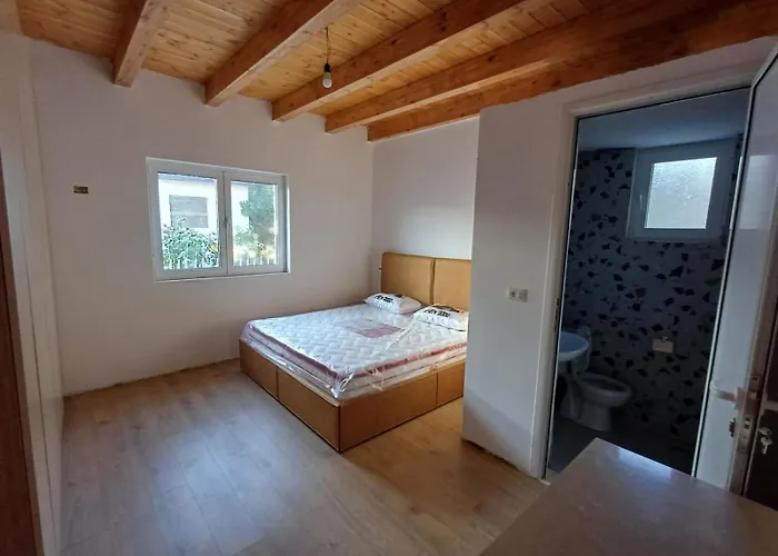 Stone Kajo Roshnik Gæstehus