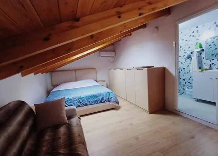 Gæstehus Stone Kajo Roshnik 3*