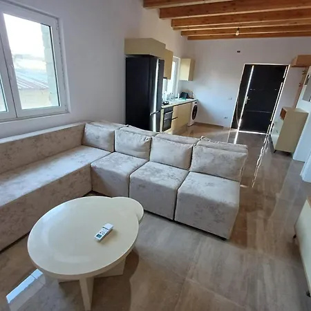 Stone Kajo Roshnik Guest house Berat