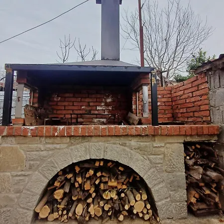 Stone Kajo Roshnik 3* בראט