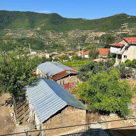 בית הארחה Stone Kajo Roshnik בראט