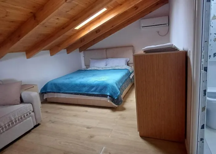 Stone Kajo Roshnik Vendégház